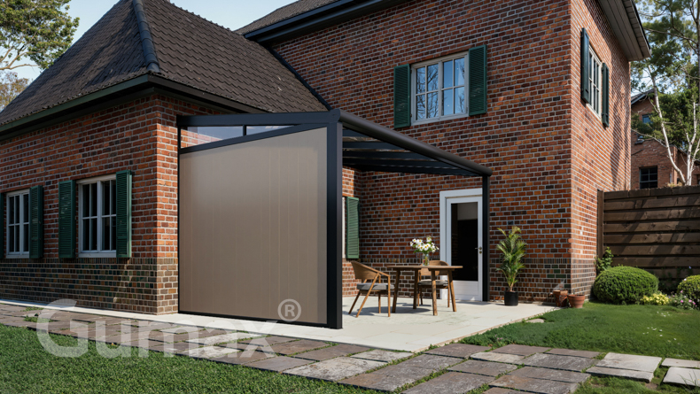 Aluminium Zijwand met grijsbeige panelen + glazen spie
