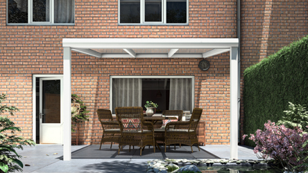 Moderne terrasoverkapping in mat wit van 3,06 x 3,5 meter met heldere polycarbonaat - Tuinmaximaal